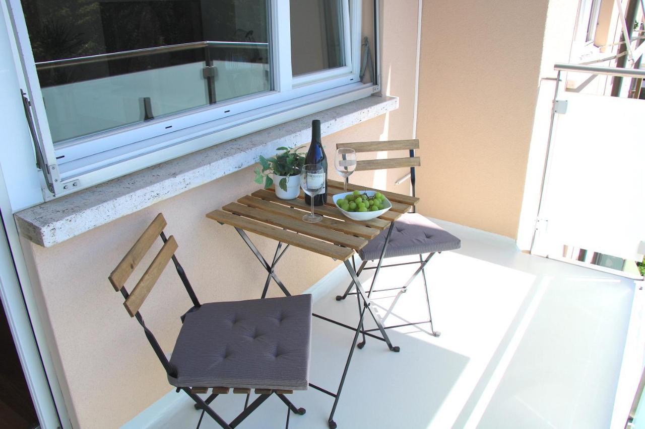 Cozy Apartment With Free Parking & Close To Lake Lugano Exterior foto